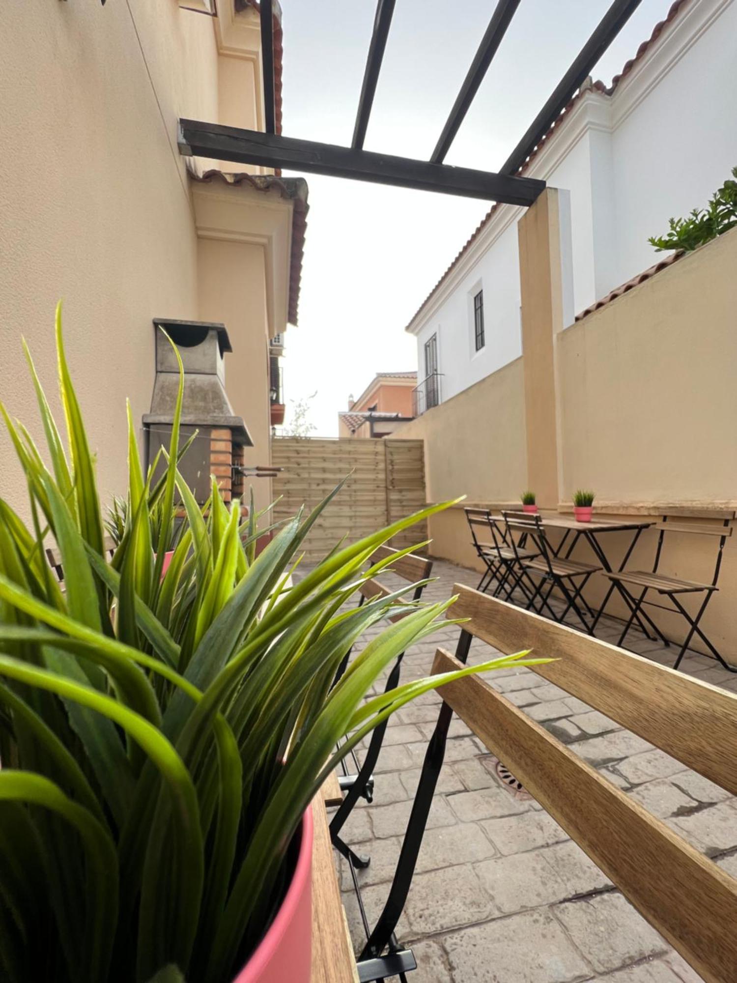Apartamentos Sevilla Deluxe Rosales Los Rosales  Luaran gambar