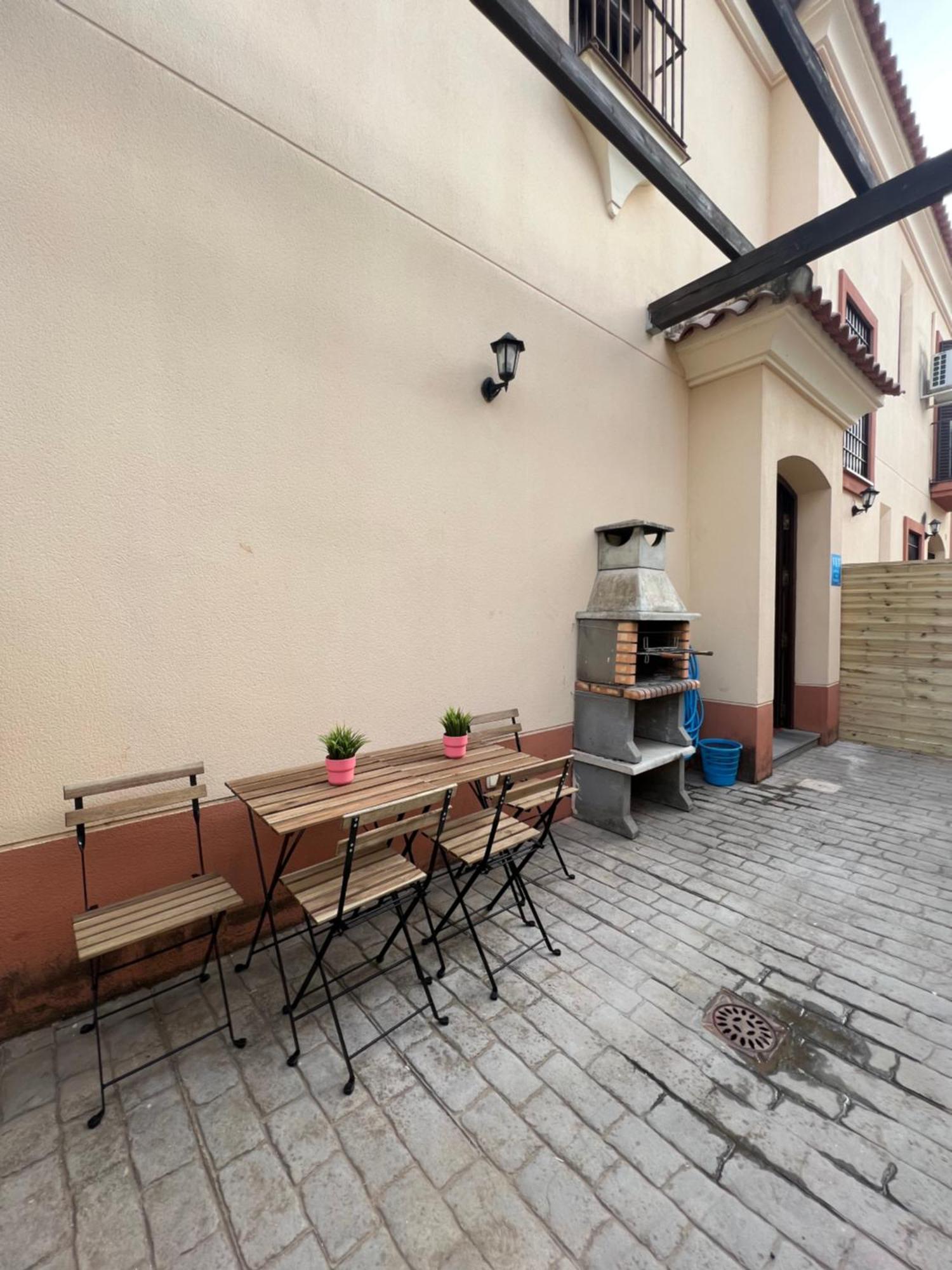 Apartamentos Sevilla Deluxe Rosales Los Rosales  Luaran gambar