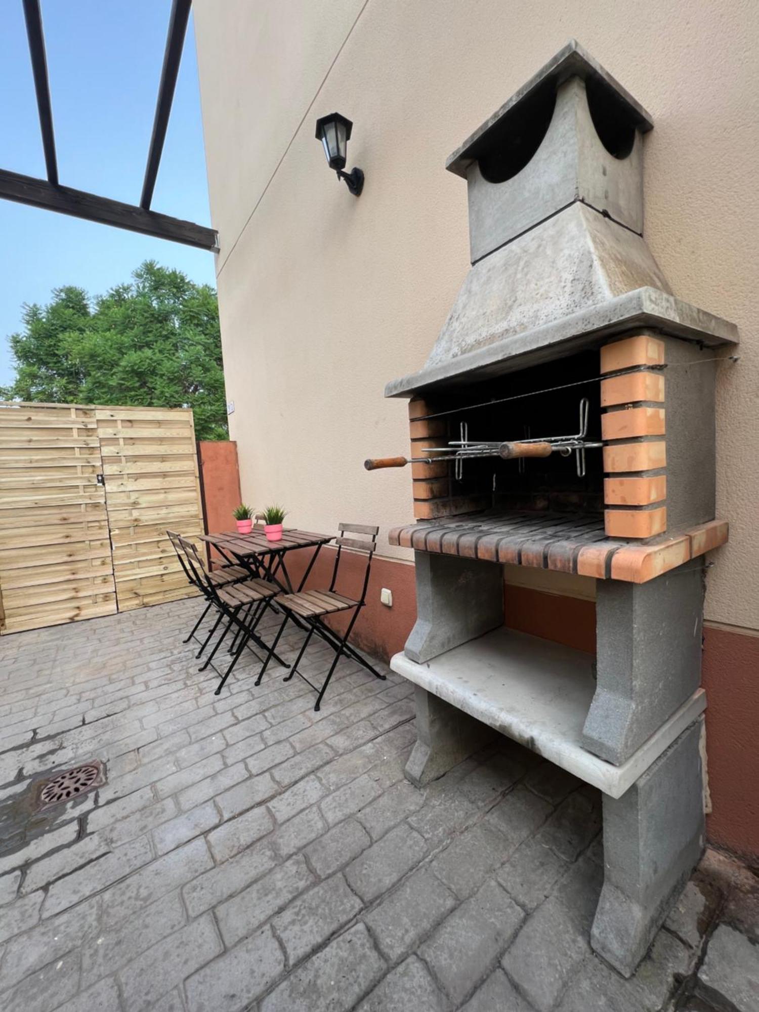 Apartamentos Sevilla Deluxe Rosales Los Rosales  Luaran gambar